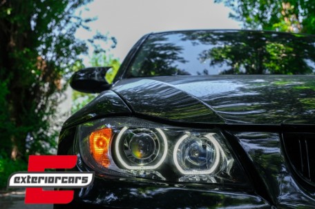 Prednja svjetla LED Angel Eyes (crna) / BMW serije 3 E90 limuzina E91 karavan (03.2005-2011), LPBME4