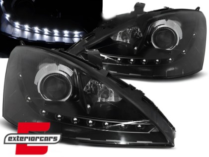 Prednja svjetla LED DayLight (crna) / Ford Focus Facelift (11.2001-2004), LPFO48
