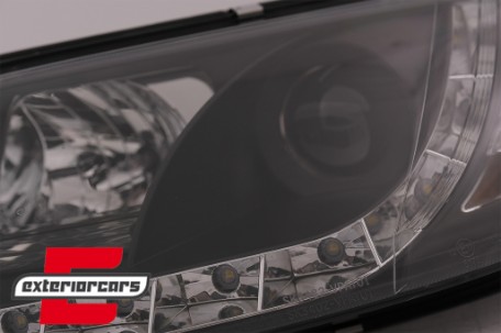 Prednja svjetla LED DayLight (crna) / Volkswagen Passat B5 3BG (09.2000-03.2005), LPVW82