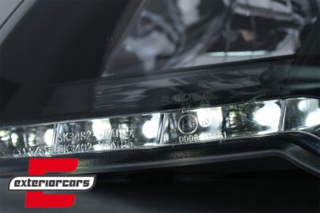 Prednja svjetla LED DayLight (crna) / Volkswagen Passat B6 3C (03.2005-2010), LPVWC2