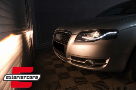 Prednja svjetla LED DayLights (crna) / Audi A4 B7 (2004-2008), LPAU52