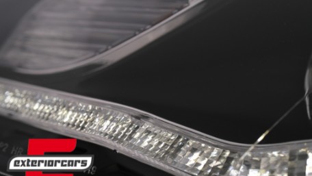 Prednja svjetla LED DayLights (crna) / Audi A4 B7 (2004-2008), LPAUE5