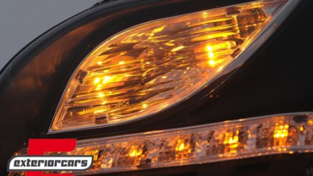 Prednja svjetla LED DayLights (crna) / Audi A4 B7 (2004-2008), LPAUE5