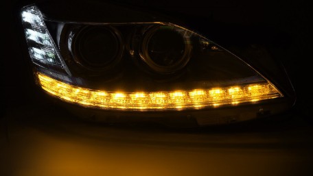 Prednja svjetla LED DRL Facelift look (chrome) / Mercedes S-klasa W221 (2005-2009), LPMEF6