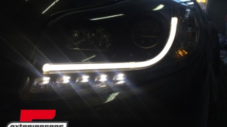 Prednja svjetla LED DRL Facelift Xenon look (crna) / Opel Insignia (2008-2012), LPOP95