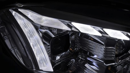 Prednja svjetla LED DRL SEQ žmigavci (chrome) / VW Golf 7.5 Facelift (2017-2019), LPVWX4