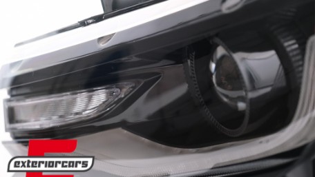 Prednja svjetla LED DRL SEQ žmigavci Facelift 2016 look (crna) / Chevrolet Camaro Mk5 Facelift (2013-2015), LPCT15