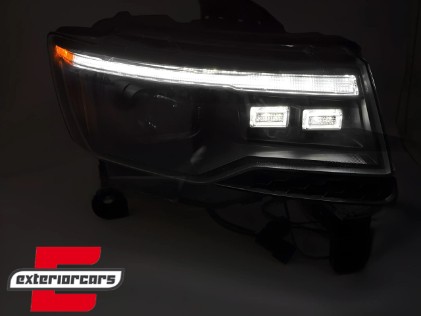 Prednja svjetla LED DRL SEQ žmigavci TubeLight dizajn XENON (crna) / Jeep Grand Cherokee WK2 Facelift (2014-2021), LPCH38