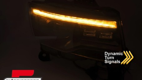Prednja svjetla LED DRL SEQ žmigavci TubeLight dizajn XENON (crna) / Jeep Grand Cherokee WK2 Facelift (2014-2021), LPCH38
