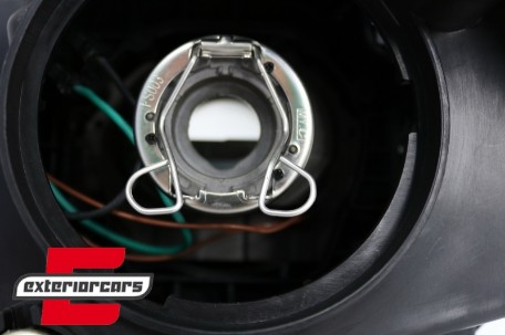 Prednja svjetla LED SEQ žmigavci Bi-Xenon look (crna) / Ford Focus III Mk3 (2014-2018), LPFOA8