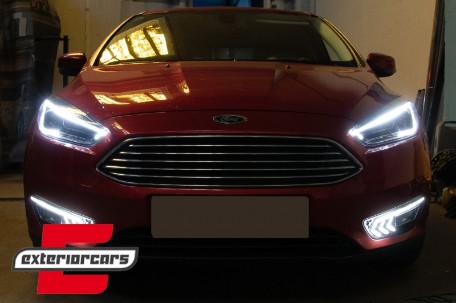 Prednja svjetla LED SEQ žmigavci Bi-Xenon look (crna) / Ford Focus III Mk3 (2014-2018), LPFOA8
