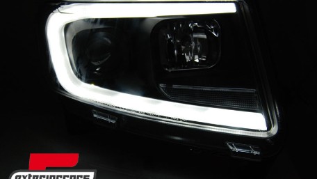 Prednja svjetla LED SEQ žmigavci (crna) / JEEP Grand Cherokee WK2 (2011-2013), LPCH32