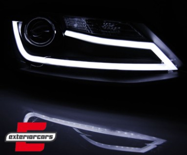 Prednja svjetla LED TubeLight (chrome) / Volkswagen Jetta Mk6 VI (2011-2017), LPVWK7