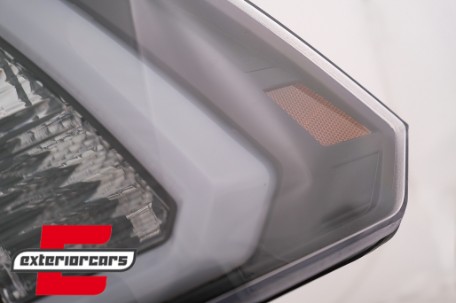 Prednja svjetla LED TubeLight (crna) / Dodge RAM (2009-2018), LPDO22