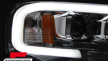 Prednja svjetla LED TubeLight dizajn (chrome) / Dodge RAM (2002-2006), LPDO15