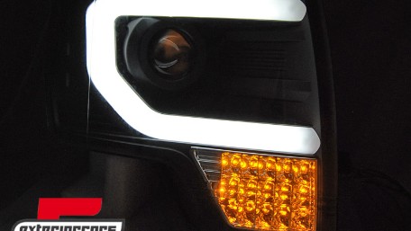 Prednja svjetla LED TubeLight dizajn (crna) / FORD F150 MK12 (2008-2014), LPFO88