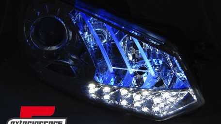 Prednja svjetla True DRL (chrome) / Volkswagen Golf 6 (10.2008-2012), LPVWG6