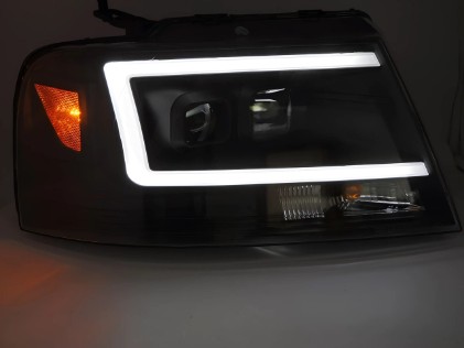 Prednja svjetla TubeLED dizajn (crna) / FORD F150 Mk11 (2004-2008), LPFOB0