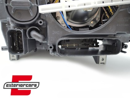 Prednje svjetlo (desna strana) / BMW serije 5 F10 F11 (01.2009-06.2013), 20-12761-06-2