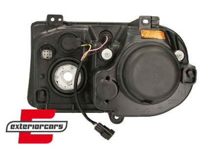 Prednje svjetlo (desna strana) / CHRYSLER 300 C (09.2004-11.2012), 20-12317-05-2