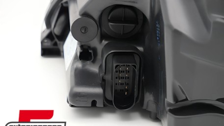 Prednje svjetlo (desna strana) / Ford Focus Mk2 (02.2008-09.2012), 20-11483-15-2