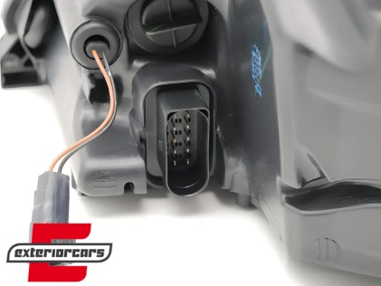 Prednje svjetlo (desna strana) / Ford Focus MK2 (02.2008-09.2012), 20-11941-15-2