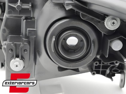Prednje svjetlo (desna strana) / HONDA HR-V II (11.2014-09.2018), FHO08R