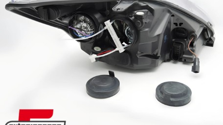 Prednje svjetlo (lijeva strana) / Ford Focus MK2 (02.2008-09.2012), 20-11942-15-2