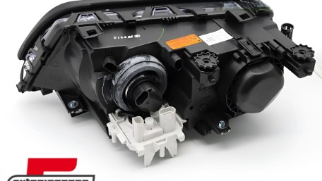 Prednje svjetlo Xenon (desna strana) / BMW serije 3 E46 (09.2001-02.2005), 20-12325-05-2