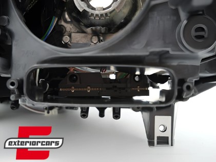 Prednje svjetlo Xenon (desna strana) / BMW serije 5 F10 F11 (01.2009-06.2013), 20-12777-06-9