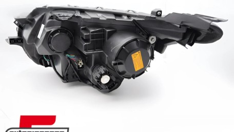 Prednje svjetlo Xenon (desna strana) / MITSUBISHI L200 (09.2015-05.2019), FMI02R