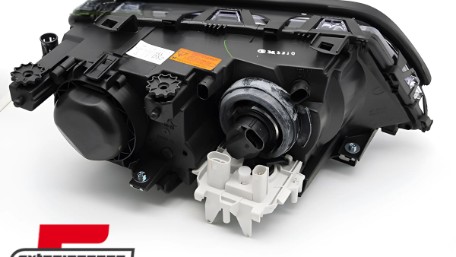 Prednje svjetlo Xenon (lijeva strana) / BMW serije 3 E46 (09.2001-02.2005), 20-12326-05-2