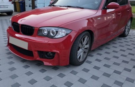 Prednji branik 1M dizajn (SRA) / BMW serije 1 E81 E82 E87 E88 (2004-2011), FBBME87M1WHWOP