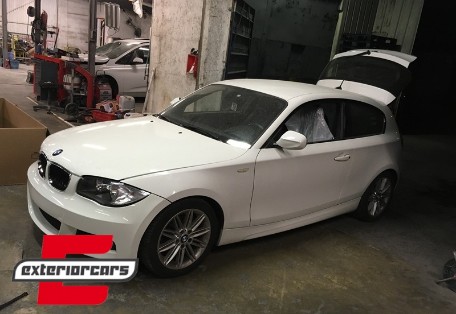 Prednji branik M paket dizajn / BMW serije 1 E81 E82 E87 E88 (2004-2012), ZPBM45