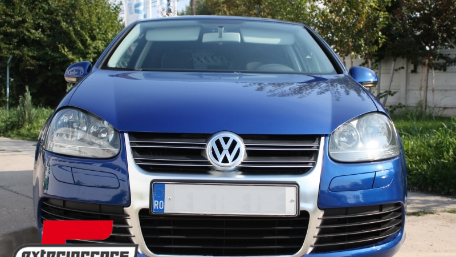Prednji branik R32 dizajn (brušeni aluminij) / VW Golf V 5 (2003-2007) Jetta (2005-2010), FBVWG5R32A