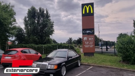 Prednji branik sa maglenkama Gen I dizajn / Mercedes E klasa W124 C124 S124 (10.1989-06.1996), FBMBW124A