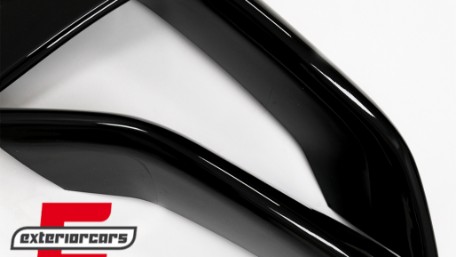 Prednji flapovi (piano crna) / BMW F80 M3 F82 F83 M4 (2014-2019), FLSBMF80MPB