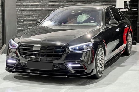 Prednji nastavak branika (piano crna) / Mercedes S-klasa W223 limuzina Sport Line (2020-), FBMBW223BAERO