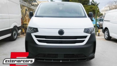 Prednji nastavak branika V1 (piano crna) / VW Transporter T7 (2022-), FBSVWT7V1