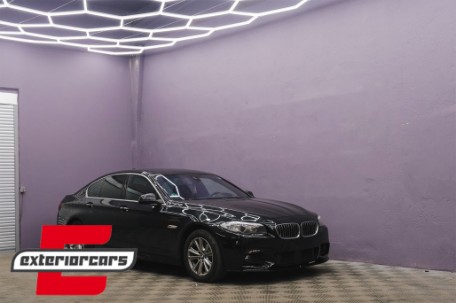 Prednji splitter M-Performance dizajn (piano crna) / BMW serije 5 F10 F11 limuzina karavan (2011-2017), 5111403-2JOM