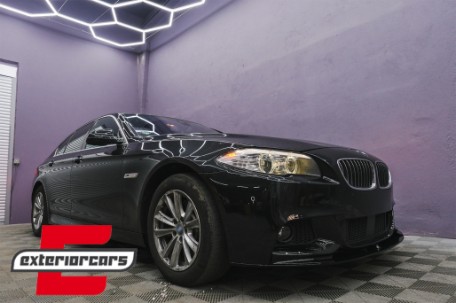 Prednji splitter M-Performance dizajn (piano crna) / BMW serije 5 F10 F11 limuzina karavan (2011-2017), 5111403-2JOM
