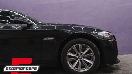 Prednji splitter M-Performance dizajn (piano crna) / BMW serije 5 F10 F11 limuzina karavan (2011-2017), 5111403-2JOM