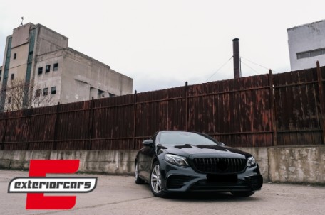 Prednji splitteri (piano crna) / Mercedes E-klasa W213 S213 C238 A238 Sport Line E53 (2016-2020), GCP-SW-MB-088