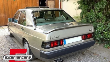 Stražnja svjetla (crvena/kristal) / Mercedes W201 190 (12.1982-05.1993), LTME10