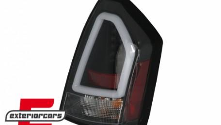 Stražnja svjetla LedBar (crna) / Chrysler 300C limuzina (2005-2007), LDCH19