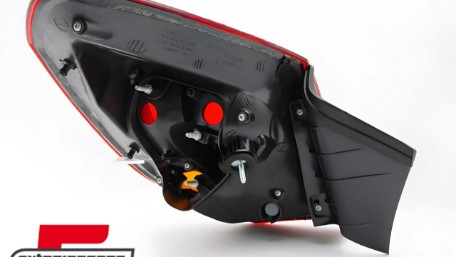 Stražnje svjetlo (desna strana) / Opel Astra J hatchback (2009-2015), 11-11647-11-2