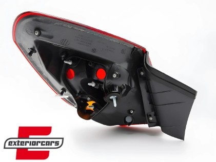 Stražnje svjetlo (desna strana) / Opel Astra J hatchback (2009-2015), 11-11647-11-2
