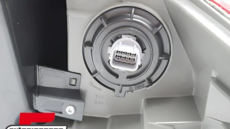 Stražnje svjetlo LED (desna strana) / Honda CR-V V (2017-2023), RHO02R