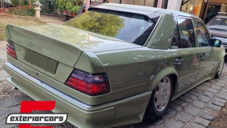 Zadnji branik / Mercedes E klasa W124 C124 (1985-1993) Limuzina Coupe, RBMBW124